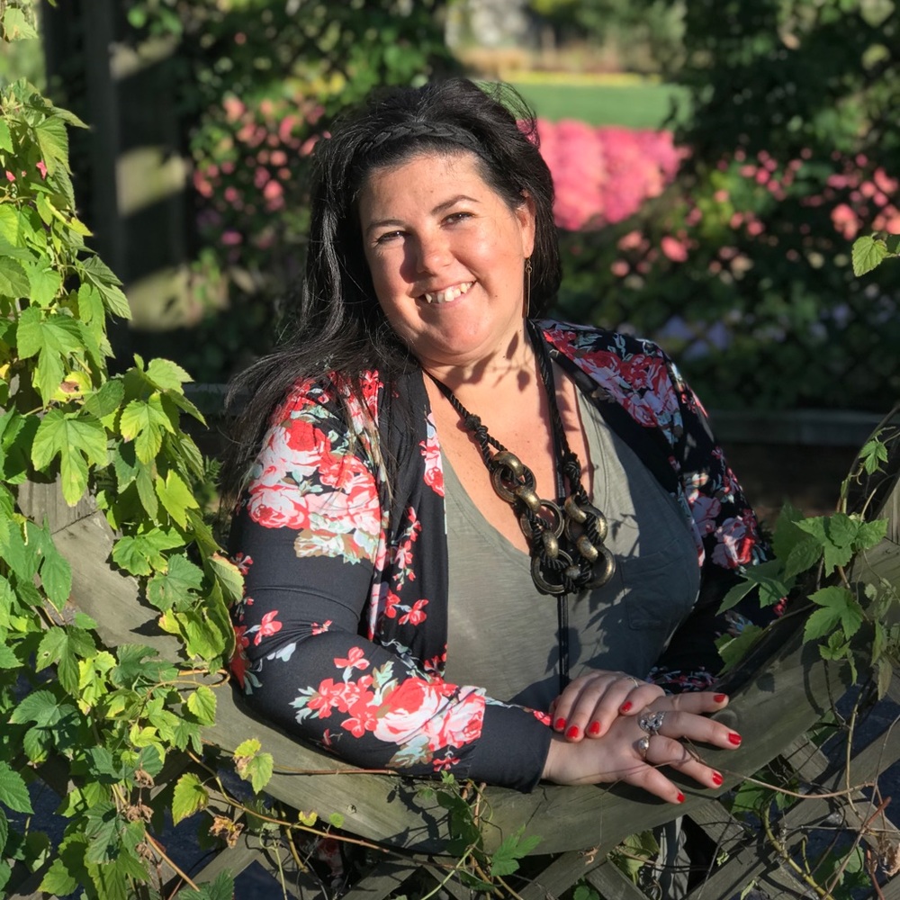 Meet your Posher, Lauren (or LaLa!)
